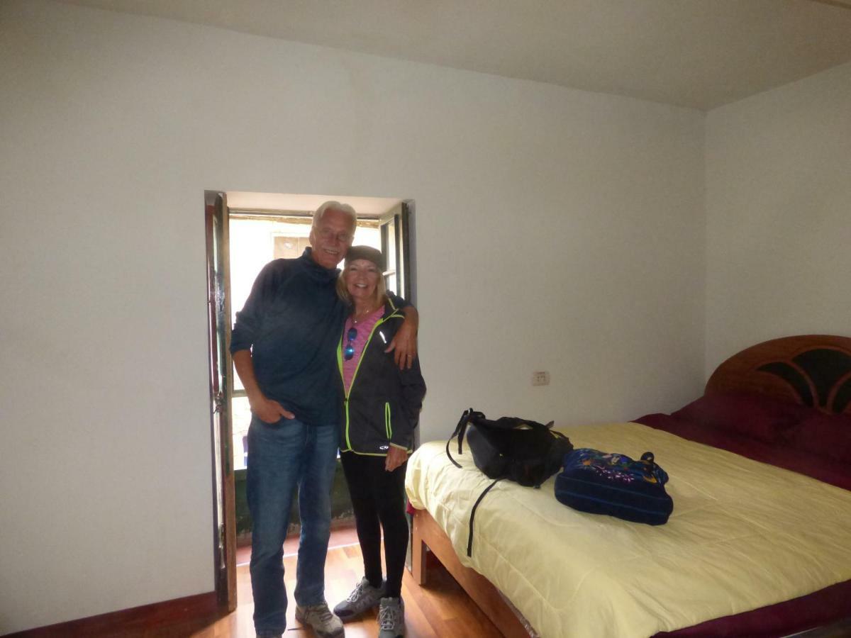 The Grasshopper Hostels Av Alta Cuzco Exterior photo