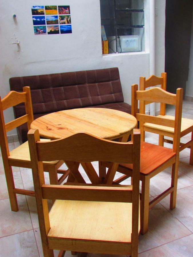 The Grasshopper Hostels Av Alta Cuzco Exterior photo