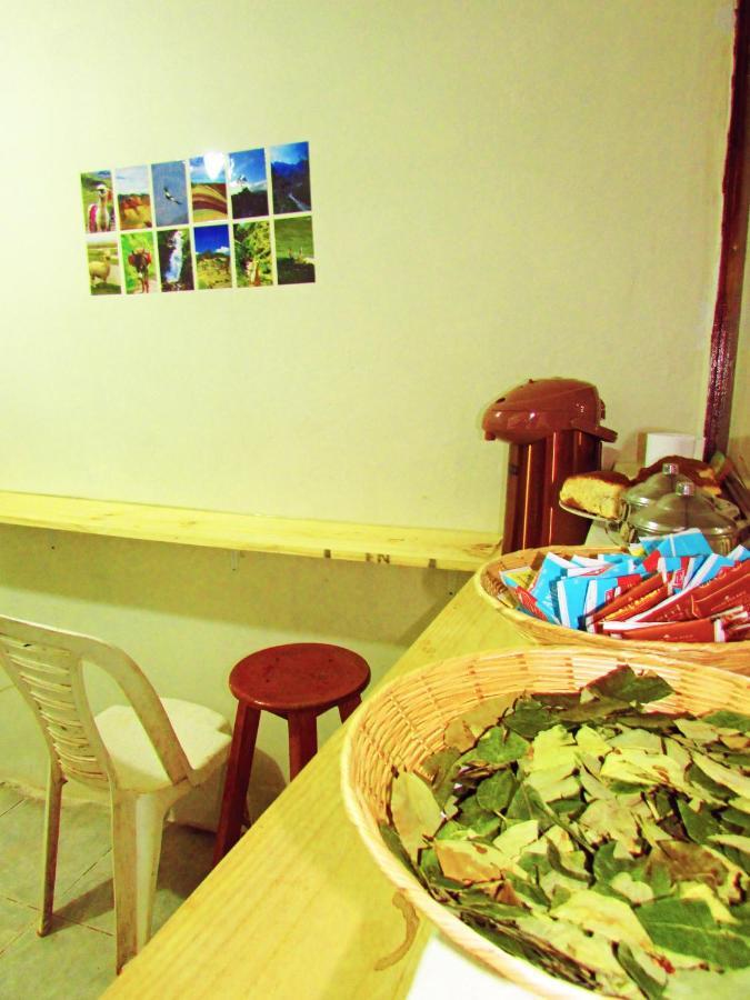 The Grasshopper Hostels Av Alta Cuzco Exterior photo