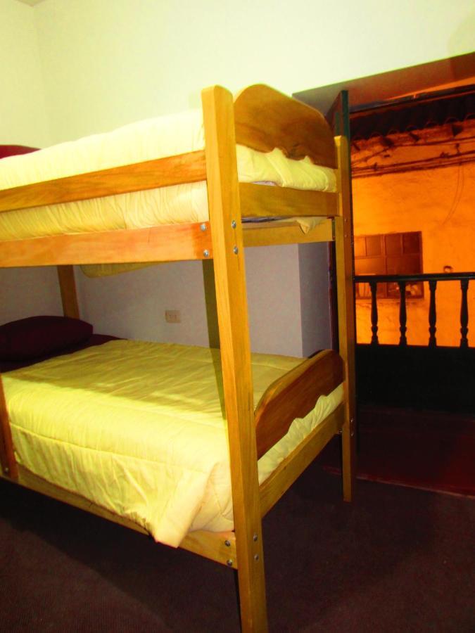 The Grasshopper Hostels Av Alta Cuzco Exterior photo